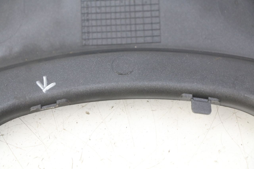 photo de OBERES HINTERES VERKLEIDUNGSTEILVERBINDER HONDA FORZA 125 (2015 - 2016) - Technische Nahaufnahme