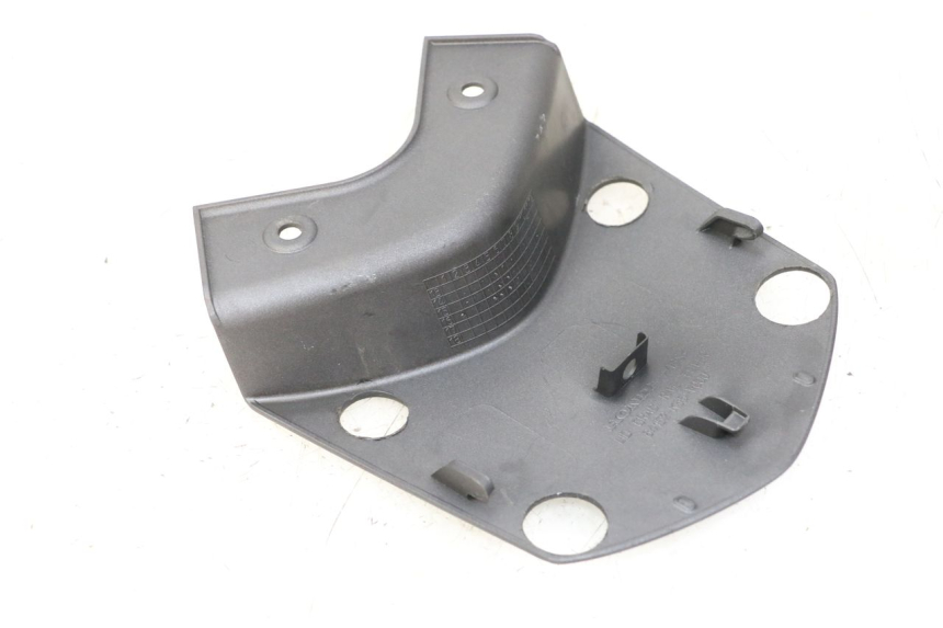 photo de VERKLEIDUNG HINTEN MITTE OBEN HONDA PCX (JF57/JF64) 125 (2014 - 2018) - Zoom auf Gebrauchszustand