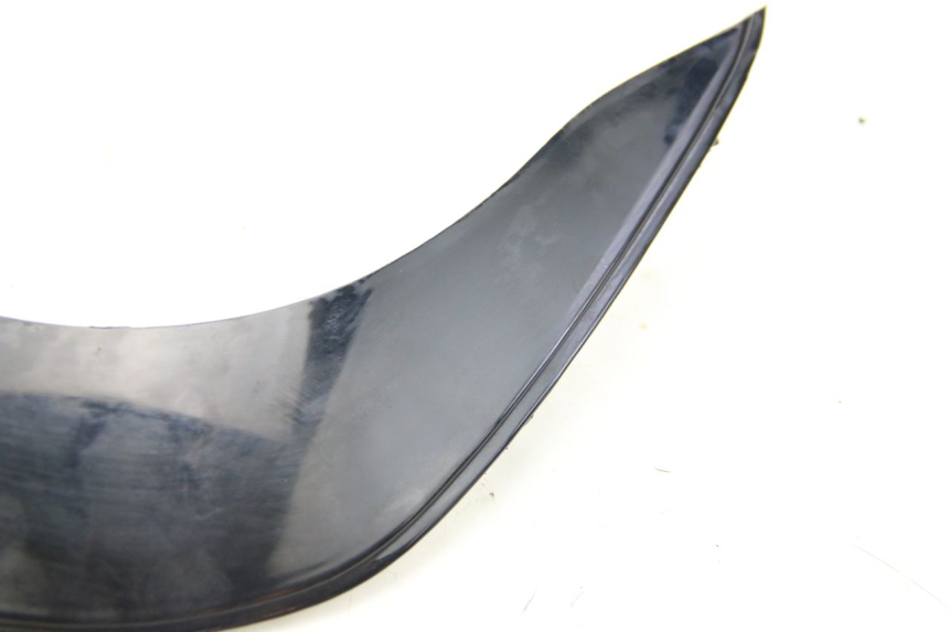 photo de OBERE HINTERE VERKLEIDUNGSVERBINDUNG REVATTO IMPERATOR 125 (2007 - 2015) - Zoom auf Gebrauchszustand