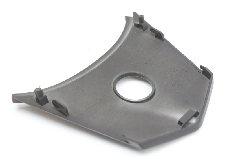 photo de HECKVERKLEIDUNG OBERER HINTERER VERBINDUNGSSTÜCK SYM JET 14 4T 50 (2018 - 2022) - Zoom auf Gebrauchszustand