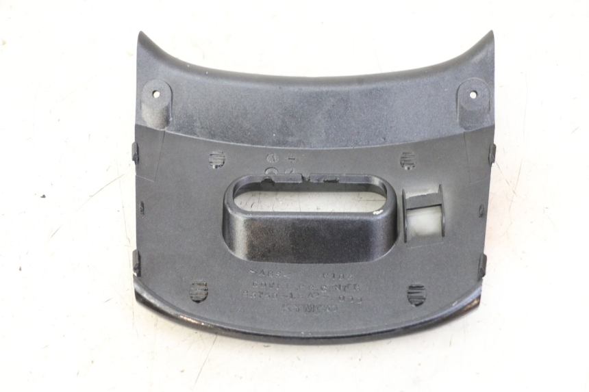 photo de VERKLEIDUNG HINTEN MITTE OBEN KYMCO XCITING 500 (2007 - 2010) - Detailansicht des Bauteils