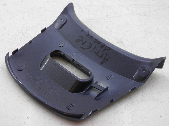 photo de VERKLEIDUNG HINTEN MITTE OBEN KYMCO XCITING RI ABS 500 (2010) - Zoom auf Gebrauchszustand