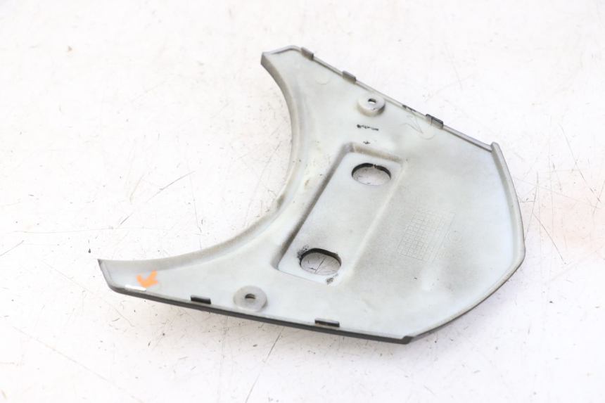 photo de VERKLEIDUNG HINTEN MITTE OBEN LONGJIA SHARPY 125 (2020 - 2024) - Alternative Perspektive