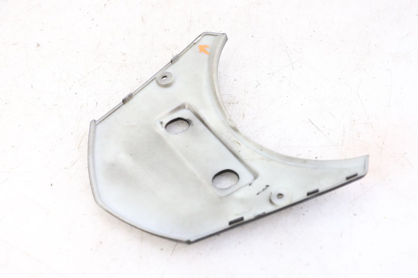 photo de VERKLEIDUNG HINTEN MITTE OBEN LONGJIA SHARPY 125 (2020 - 2024) - Technische Nahaufnahme