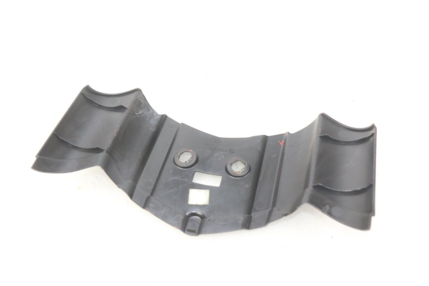 photo de OBERES HINTERES VERKLEIDUNGSTEILVERBINDER PEUGEOT LUDIX 50 (2008 - 2017) - Detailansicht des Bauteils