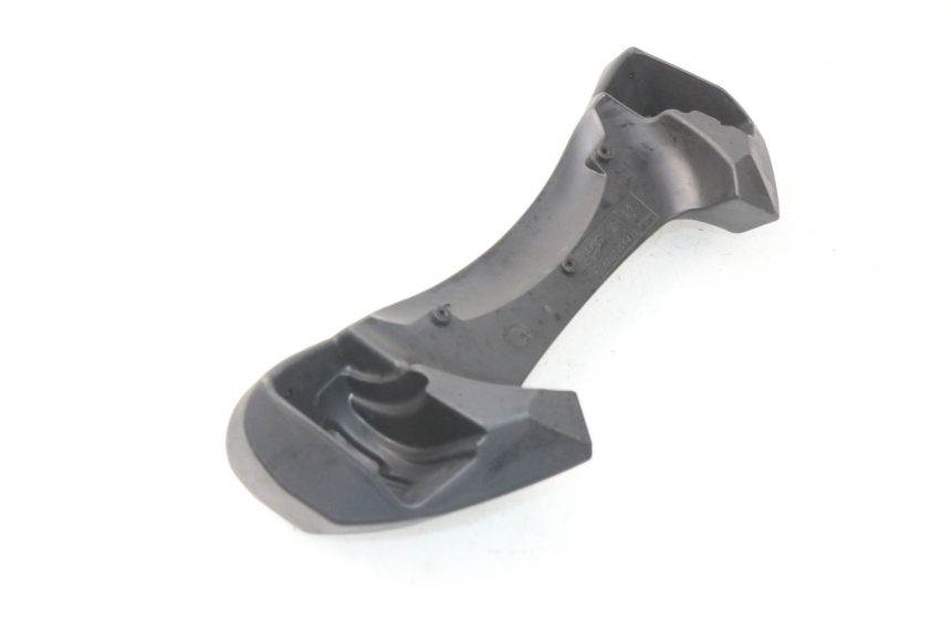 photo de VERKLEIDUNG HINTEN MITTE OBEN PEUGEOT METROPOLIS 400 (2017 - 2020) - Detailansicht des Bauteils