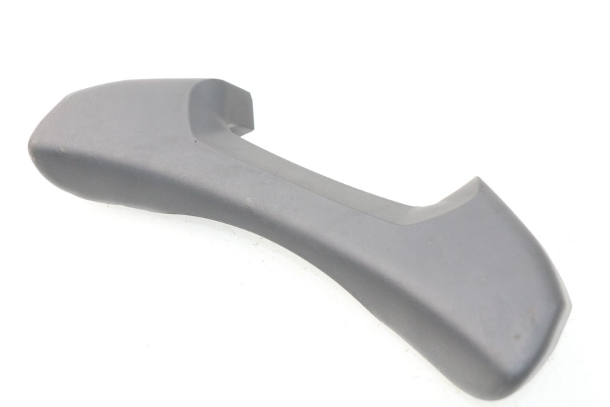 photo de VERKLEIDUNG HINTEN MITTE OBEN PEUGEOT METROPOLIS 400 (2017 - 2020) - Alternative Perspektive