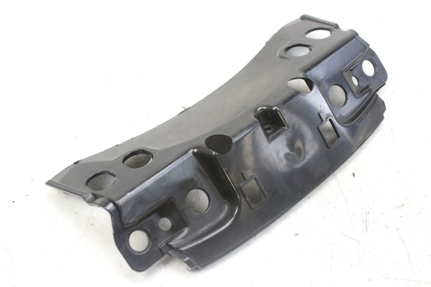 photo de OBERE HINTERE VERKLEIDUNGSVERBINDUNG PIAGGIO MP3 RL 250 (2006 - 2010) - Details der Befestigungspunkte