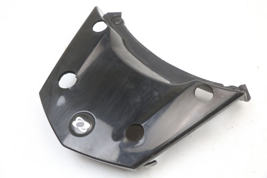 photo de VERKLEIDUNG HINTEN MITTE OBEN MBK MW TRYPTIK 125 (2014 - 2016) - Zoom auf Gebrauchszustand