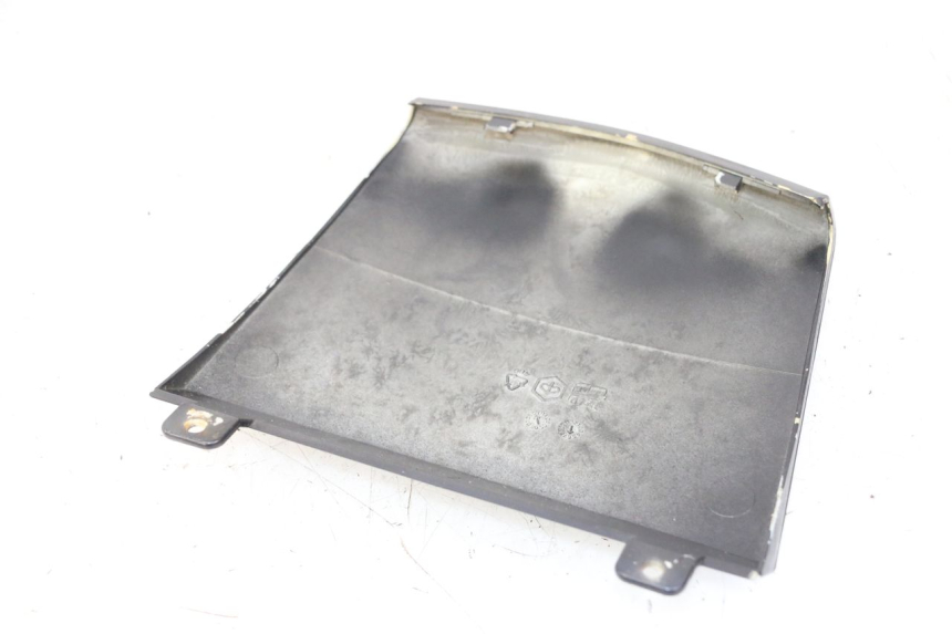 photo de VERKLEIDUNG HINTEN MITTE OBEN GILERA NEXUS 300 (2008 - 2013) - Detailansicht des Bauteils