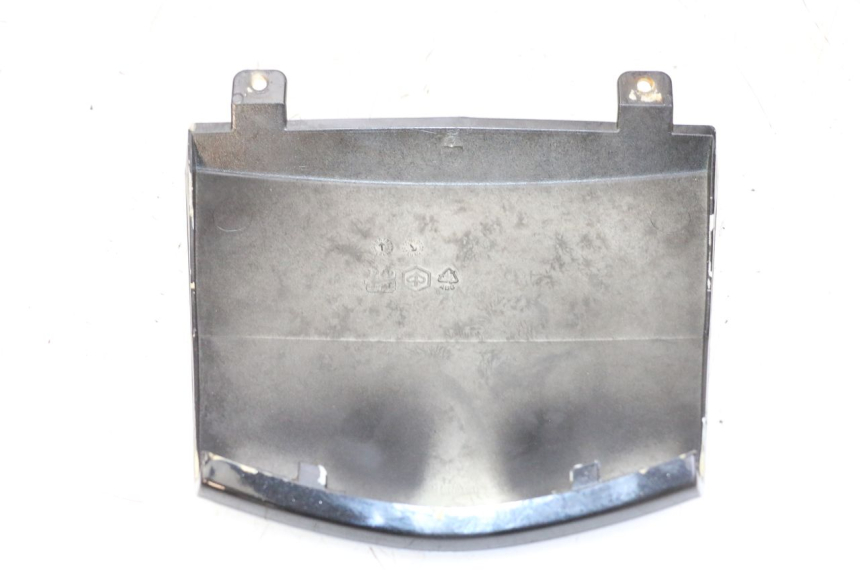 photo de VERKLEIDUNG HINTEN MITTE OBEN GILERA NEXUS 300 (2008 - 2013) - Zoom auf Gebrauchszustand