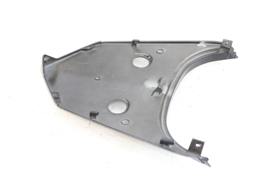 photo de OBERES HINTERES VERKLEIDUNGSTEILVERBINDER SYM ORBIT III 3 4T 50 (2018 - 2021) - Zoom auf Gebrauchszustand