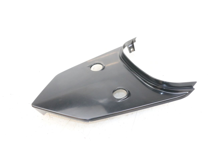 photo de OBERES HINTERES VERKLEIDUNGSTEILVERBINDER SYM ORBIT III 3 4T 50 (2018 - 2021) - Technische Nahaufnahme