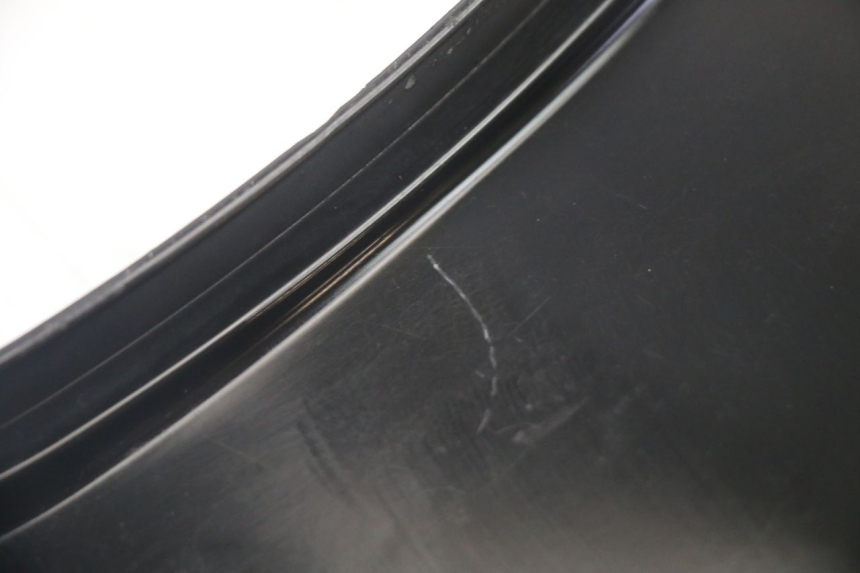 photo de VERKLEIDUNG HINTEN MITTE OBEN SYM ORBIT III 3 4T 50 (2021 - 2025) - Detailansicht des Bauteils