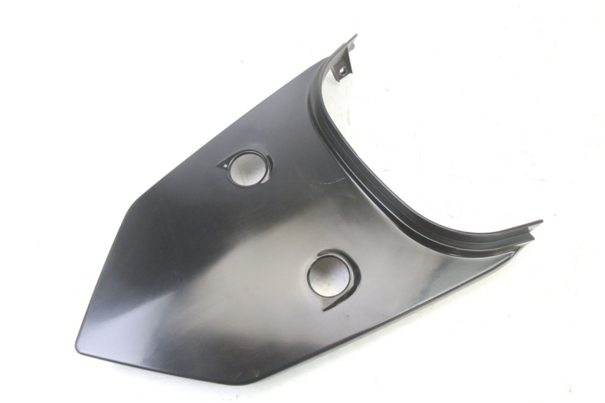 photo de VERKLEIDUNG HINTEN MITTE OBEN SYM ORBIT III 3 4T 50 (2021 - 2025) - Zoom auf Gebrauchszustand