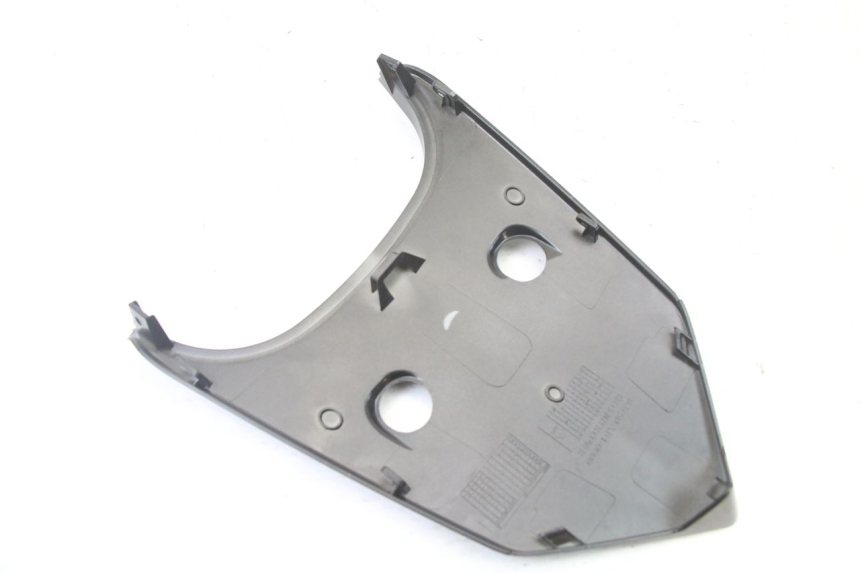 photo de VERKLEIDUNG HINTEN MITTE OBEN SYM ORBIT III 3 4T 50 (2021 - 2025) - Details der Befestigungspunkte