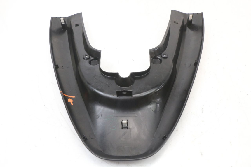 photo de VERKLEIDUNG HINTEN MITTE OBEN HONDA PCX (JF28) 125 (2009 - 2011) - Alternative Perspektive