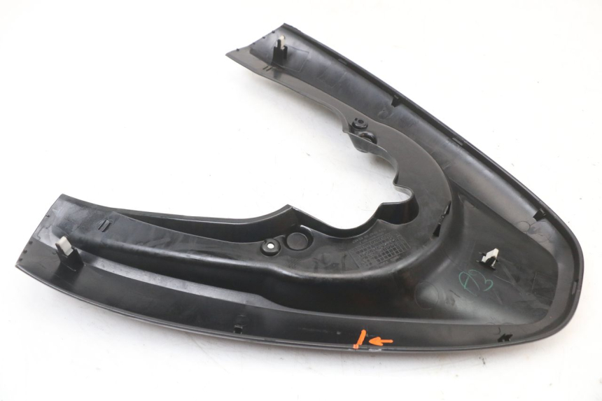 photo de VERKLEIDUNG HINTEN MITTE OBEN HONDA PCX (JF28) 125 (2009 - 2011) - Technische Nahaufnahme