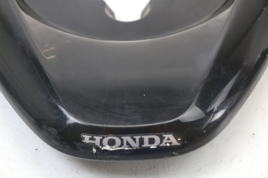 photo de VERKLEIDUNG HINTEN MITTE OBEN HONDA PCX (JF28) 125 (2009 - 2011) - Details der Befestigungspunkte