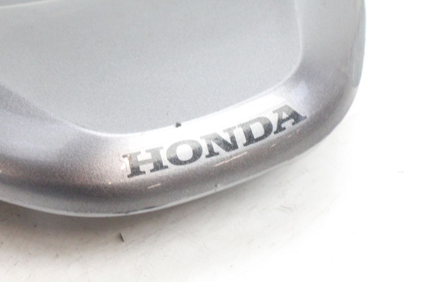 photo de VERKLEIDUNG HINTEN MITTE OBEN HONDA PCX (JF28) 125 (2009 - 2011) - Detailansicht des Bauteils