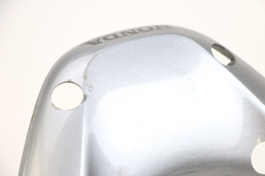 photo de VERKLEIDUNG HINTEN MITTE OBEN HONDA PCX (JF47) 125 (2012 - 2013) - Zoom auf Gebrauchszustand