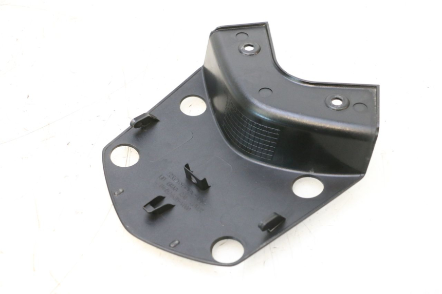 photo de VERKLEIDUNG HINTEN MITTE OBEN HONDA PCX (JF57/JF64) 125 (2014 - 2018) - Alternative Perspektive