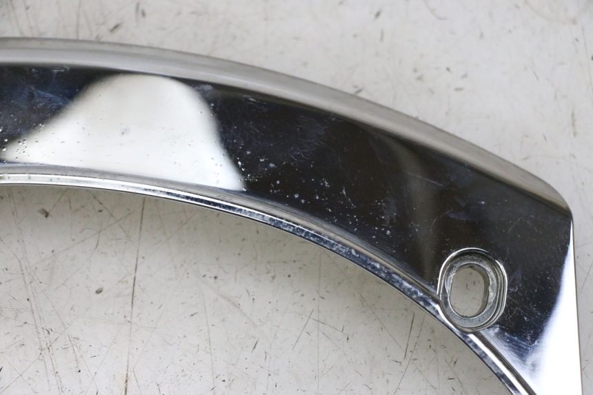 photo de VERKLEIDUNG HINTEN MITTE OBEN PEUGEOT SATELIS 125 (2013 - 2018) - Detailansicht des Bauteils