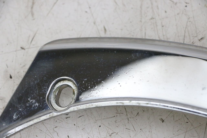 photo de VERKLEIDUNG HINTEN MITTE OBEN PEUGEOT SATELIS 125 (2013 - 2018) - Zoom auf Gebrauchszustand