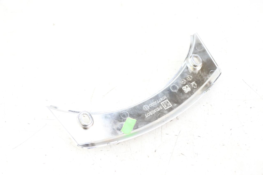 photo de VERKLEIDUNG HINTEN MITTE OBEN PEUGEOT SATELIS 125 (2013 - 2018) - Gesamtansicht des Produkts