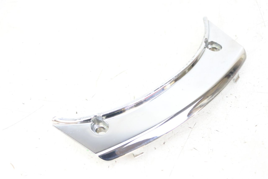 photo de VERKLEIDUNG HINTEN MITTE OBEN PEUGEOT SATELIS 125 (2013 - 2018) - Oberflächenzustand und Material