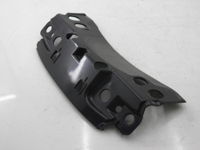 photo de VERKLEIDUNG HINTEN MITTE OBEN PIAGGIO MP3 400 (2007 - 2009) - Detailansicht des Bauteils