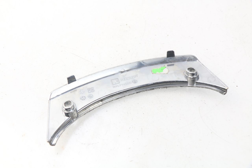 photo de VERKLEIDUNG HINTEN MITTE OBEN PEUGEOT SATELIS 300 (2012 - 2015) - Zoom auf Gebrauchszustand