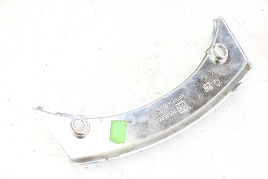 photo de VERKLEIDUNG HINTEN MITTE OBEN PEUGEOT SATELIS 125 (2013 - 2018) - Technische Nahaufnahme