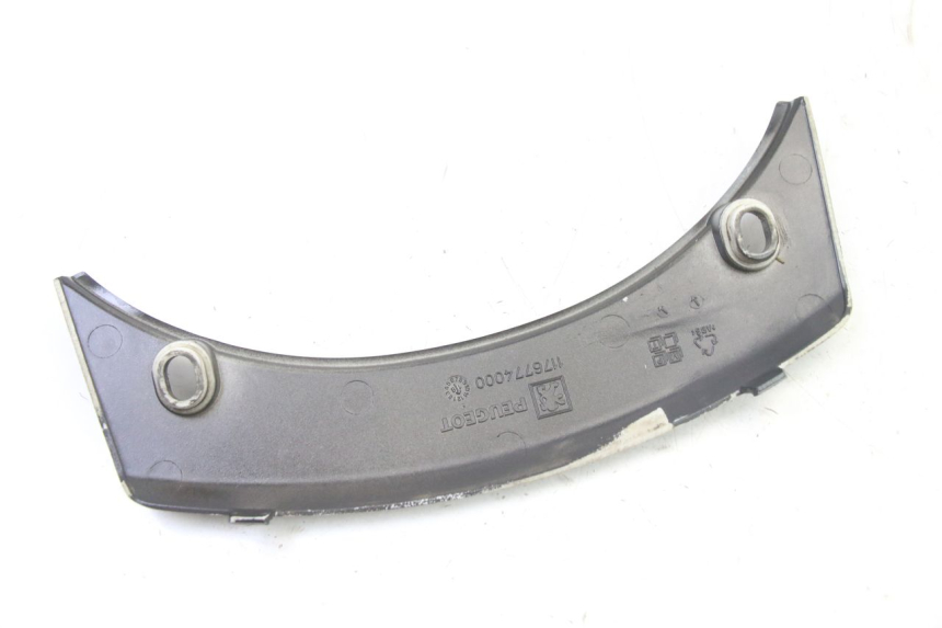 photo de VERKLEIDUNG HINTEN MITTE OBEN PEUGEOT SATELIS 125 (2013 - 2018) - Gesamtansicht des Produkts