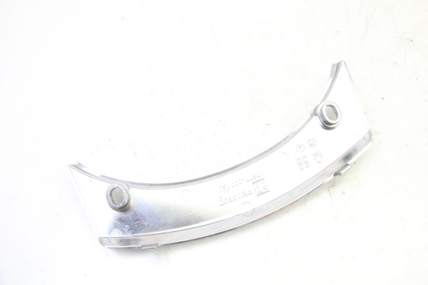 photo de VERKLEIDUNG HINTEN MITTE OBEN PEUGEOT SATELIS 250 (2006 - 2012) - Zoom auf Gebrauchszustand