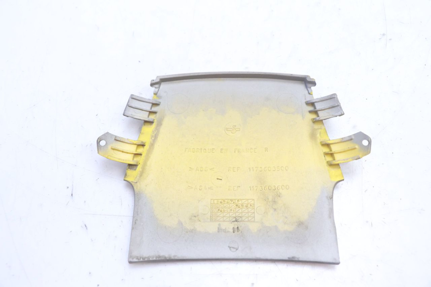 photo de VERKLEIDUNG HINTEN MITTE OBEN PEUGEOT SPEEDFIGHT LC 50 (1996 - 2002) - Technische Nahaufnahme