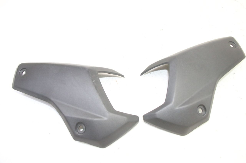 photo de VERKLEIDUNG HINTEN MITTE OBEN PEUGEOT STREETZONE I 2T 50 (2018 - 2020) - Alternative Perspektive