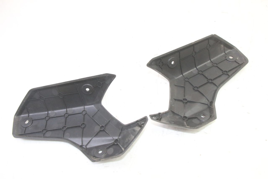 photo de VERKLEIDUNG HINTEN MITTE OBEN PEUGEOT STREETZONE I 2T 50 (2018 - 2020) - Technische Nahaufnahme