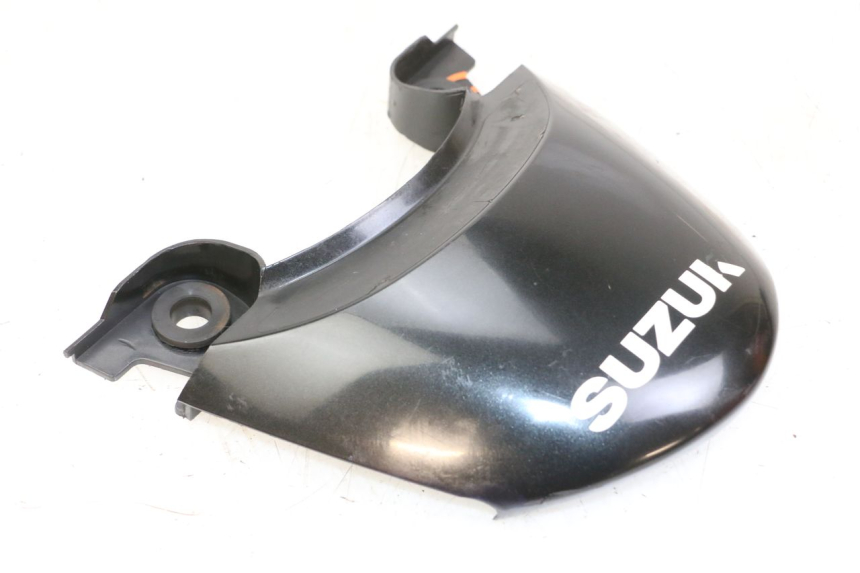 photo de VERKLEIDUNG HINTEN MITTE OBEN SUZUKI SV S 650 (1999 - 2002) - Details der Befestigungspunkte