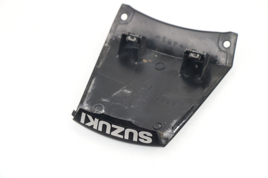 photo de VERKLEIDUNG HINTEN MITTE OBEN SUZUKI SV S 650 (2003 - 2009) - Zoom auf Gebrauchszustand