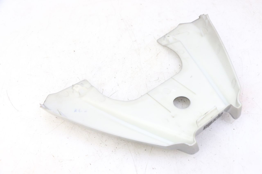 photo de OBERE HINTERE VERKLEIDUNGSVERBINDUNG APRILIA SXR 50 (2021 - 2023) - Zoom auf Gebrauchszustand