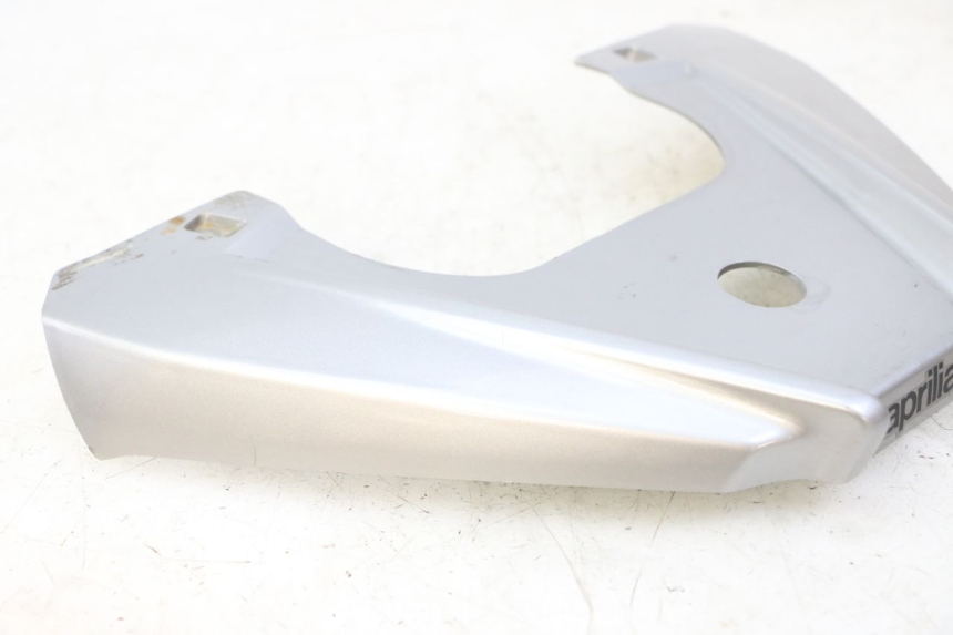 photo de OBERE HINTERE VERKLEIDUNGSVERBINDUNG APRILIA SXR 50 (2021 - 2023) - Details der Befestigungspunkte