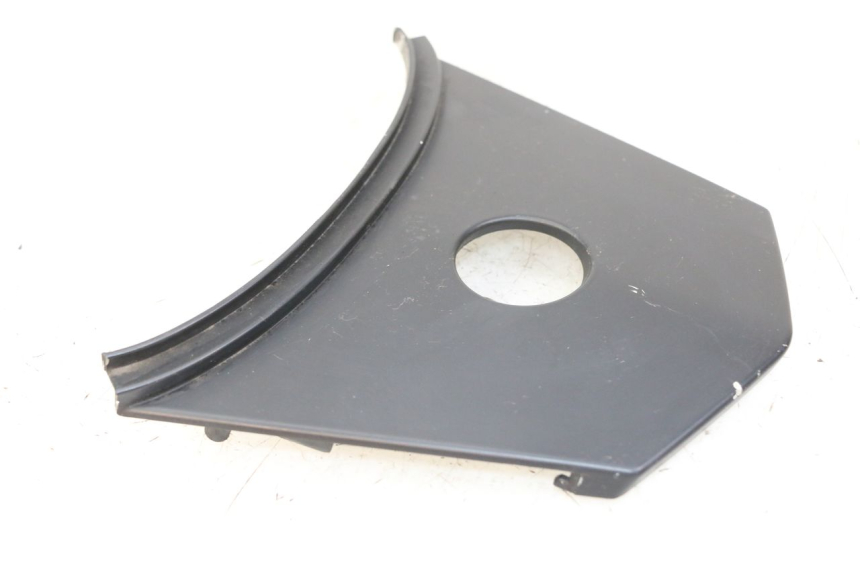 photo de HECKVERKLEIDUNG OBERER HINTERER VERBINDUNGSSTÜCK SYM JET 14 4T 50 (2018 - 2022) - Technische Nahaufnahme