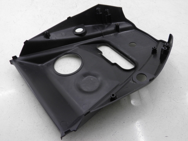 photo de VERKLEIDUNG HINTEN MITTE OBEN SYM ORBIT 2 4T 50 (2008 - 2017) - Gesamtansicht des Produkts