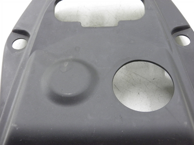 photo de VERKLEIDUNG HINTEN MITTE OBEN SYM ORBIT 2 4T 50 (2008 - 2017) - Details der Befestigungspunkte