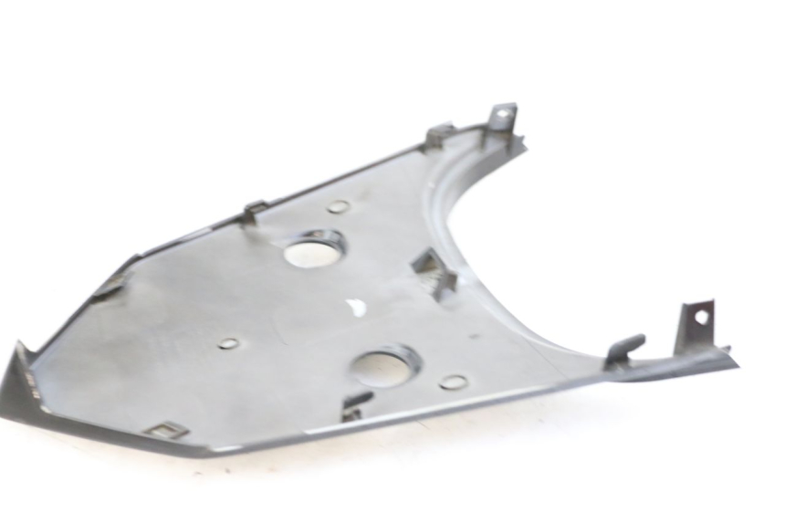 photo de OBERES HINTERES VERKLEIDUNGSTEILVERBINDER SYM ORBIT III 3 4T 50 (2018 - 2021) - Zoom auf Gebrauchszustand