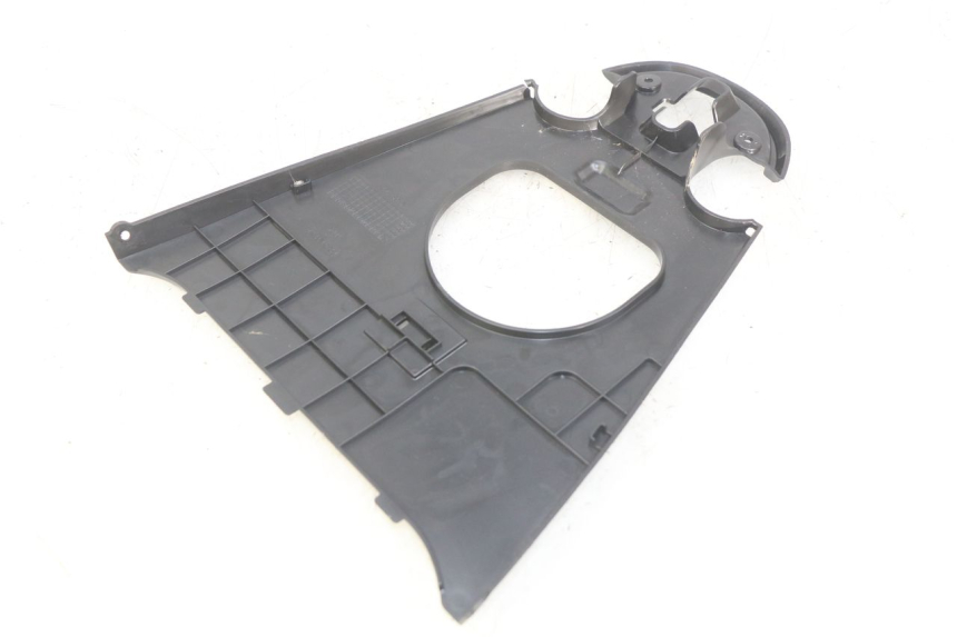 photo de OBERE HINTERE VERKLEIDUNGSVERBINDUNG HONDA VISION NSC R 50 (2013 - 2015) - Zoom auf Gebrauchszustand