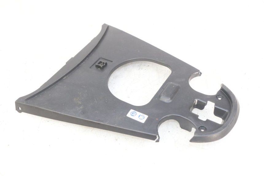 photo de OBERE HINTERE VERKLEIDUNGSVERBINDUNG HONDA VISION NSC R 50 (2013 - 2015) - Technische Nahaufnahme