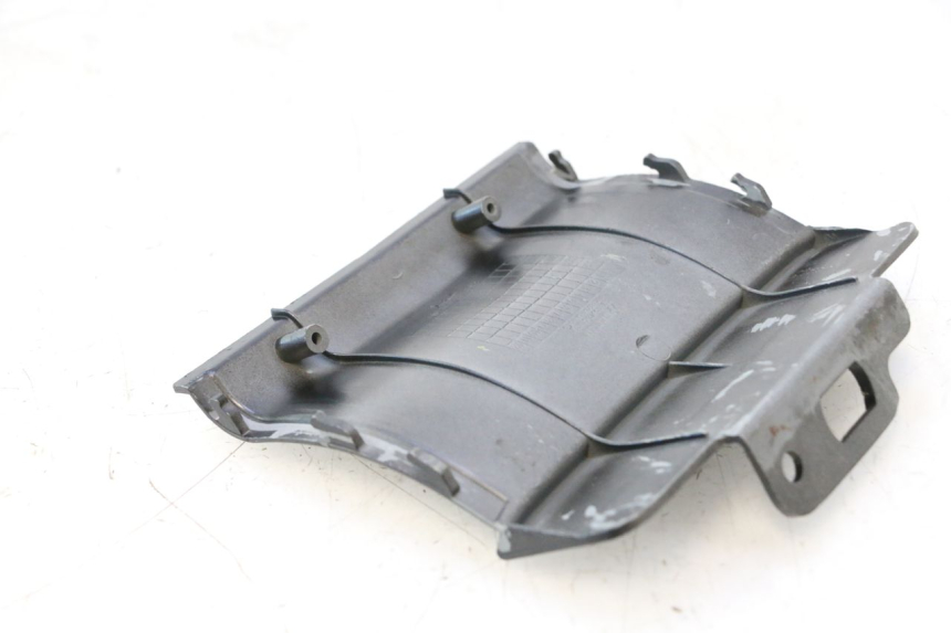 photo de VERKLEIDUNG HINTEN MITTE OBEN DAELIM VJ ROADWIN 125 (2004 - 2007) - Technische Nahaufnahme