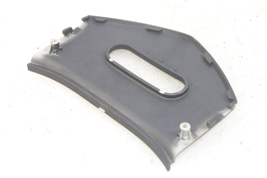 photo de VERKLEIDUNG HINTEN MITTE OBEN KYMCO X-CITING XCITING 400 (2014 - 2018) - Zoom auf Gebrauchszustand